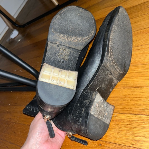 Black and gold Tory birch booties - Picture 4 of 4